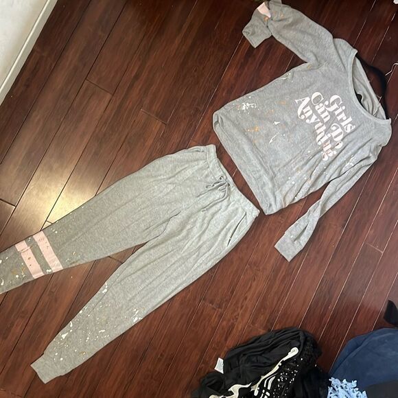 Chaser Brand.- Girls Can Do Anything Sweat Set - Jogger Sweatpants & Sweater - Picture 1 of 5